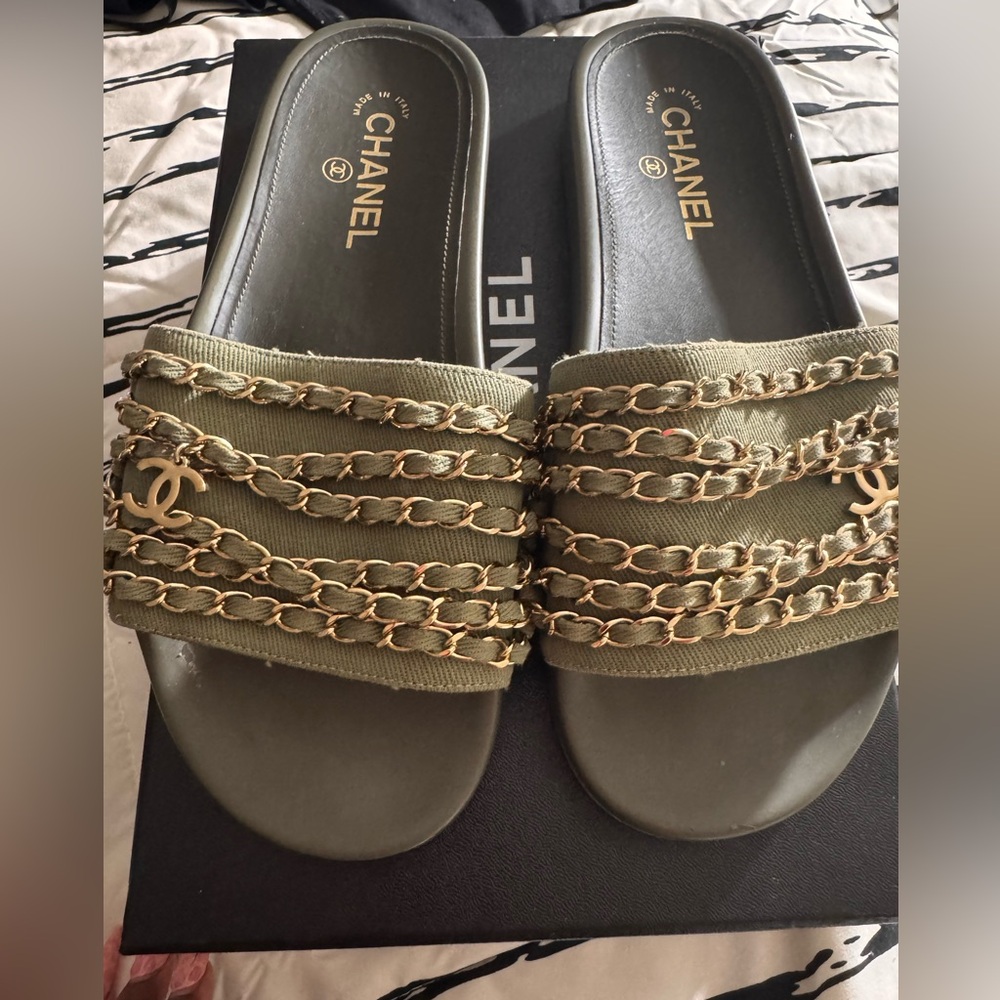 Chanel chain Slides..Gently worn size 40